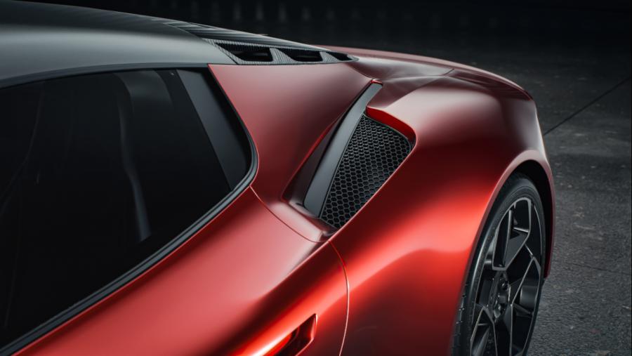 3M Protection Wrap Film in Gloss Umbra Rosso on Maserati